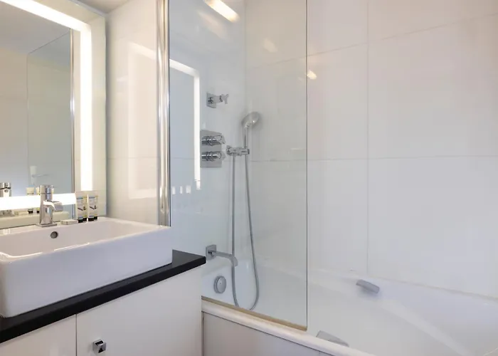 Best Western Plus Bretagne Montparnasse Paris