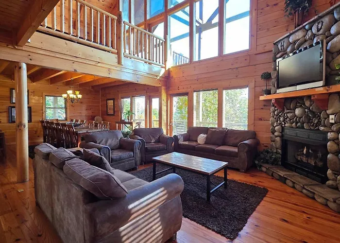 Spacious Cabin Sleep 28 Hot Tub Games Shared Pool Pigeon Forge
