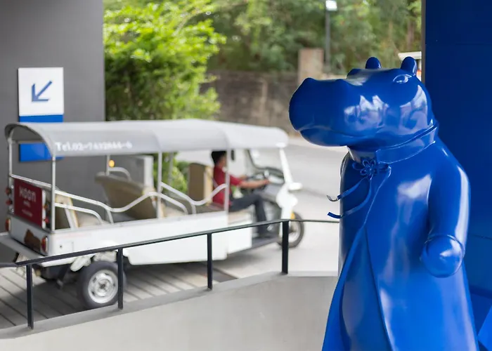 Blue Hippo & Red Crocodile Hotel Bangkok