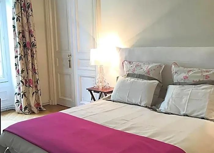 Parc Monceau Bed & Breakfast Paris