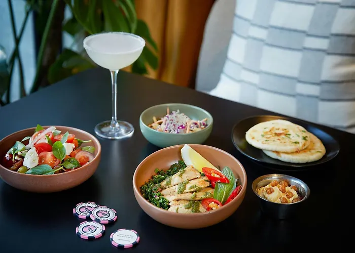 Moxy Sydney Airport Hotel