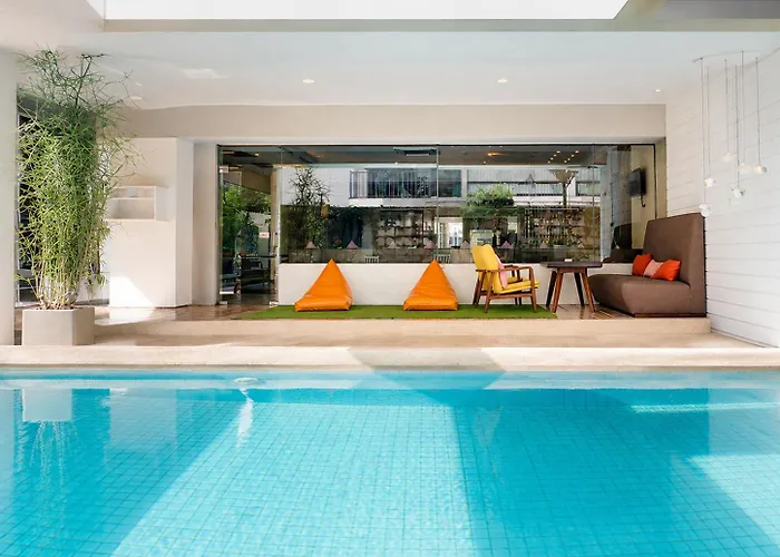 Journeyhub Sukhumvit 26, Bangkok Hotel