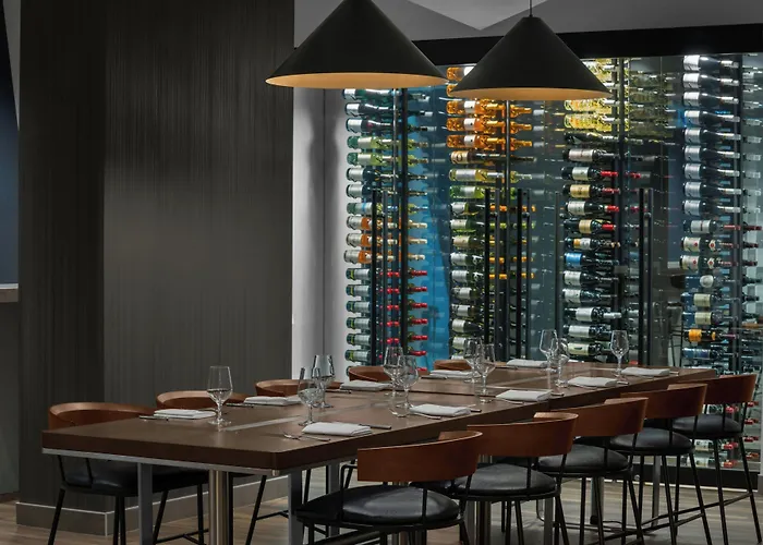 Courtyard By Marriott Calgary Downtown Hotel