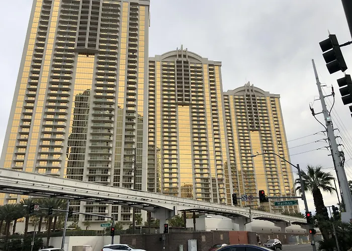 True 1Br Balcony Suite With Strip View At Mgm Signature Las Vegas